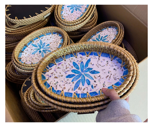 Panier de rangement ovale en rotin naturel avec mosaïque florale bleue, écologique, empilable, décoration d'intérieur - Product Image 1