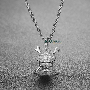 Colgante de Calavera en Plata 925 con Baño de Oro de 18K y Rodio, con Moissanita de Corte Brillante Redondo, Joyería Unisex Estilo Hip Hop - Product Image 1