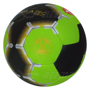 Balón de fútbol de balonmano cosido a máquina personalizado al por mayor de tamaño pequeño para entretenimiento y juego diseñado por Reema Technologies. - Product Image 2