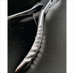 Kit d'outils de beauté professionnels pour le soin des ongles, pinces à cuticules et ciseaux en acier inoxydable de qualité supérieure, finition plasma dorée - Product Image 4