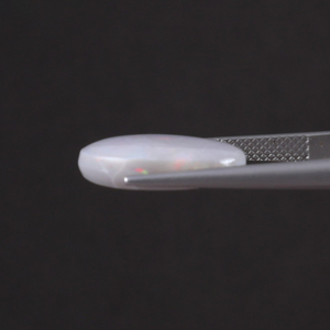 โอปอลสีขาวธรรมชาติแบบขายส่ง น้ำหนัก 5.98 กะรัต รูปทรงวงรี ขนาด 17x12 มม. ได้รับการรับรองจาก IGI ขัดเงาด้วยมือ พร้อมเคลือบแว็กซ์/น้ำมัน - Product Image 2