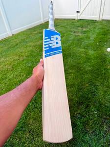 NUEVOS BATOS DE CRICKET NEW BALANCE ENGLISH WILLOW CON MANOJA CORTA - Product Image 4