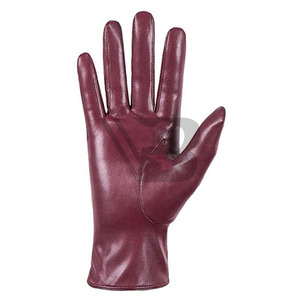 ถุงมือมอเตอร์ไซค์หนังแท้คุณภาพสูง 100% ระบายอากาศได้ดี สำหรับกีฬากลางแจ้ง ใช้ได้ทุกวันในฤดูหนาว ผลิตแบบ OEM จากปากีสถาน - Product Image 3