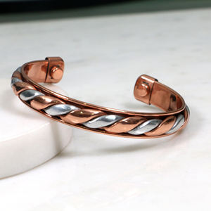 Bracelet de thérapie magnétique en cuivre pur fait à la main – Bracelet de guérison en fil torsadé bicolore pour hommes et femmes - Product Image 1