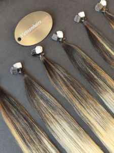 Cheveux vietnamiens fabriqués au Vietnam, Remy Micro Tape Hair 100g, vente en gros, double trame machine, cuticules intactes, disponibles en plusieurs couleurs pour l'exportation - Product Image 1