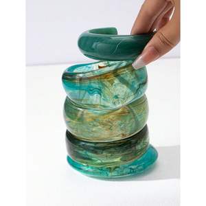 Brazalete de Resina de Diseño Artesanal con Cristales Tradicionales, Accesorios de Moda para Mujer para Uso Diario y Fiestas - Product Image 1