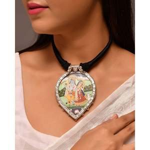 สร้อยคอจี้เงินแฟชั่น Meera Jaipur Radhey พร้อมดีไซน์ลายเพ้นท์สุดหรู - Product Image 2