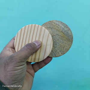 Elegante Posavasos Redondo de Madera Natural Hecho a Mano para Bebidas, para el Hogar y Restaurantes, al Mejor Precio - Product Image 5