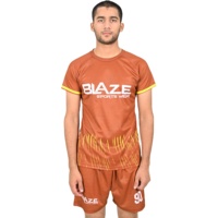 Maillots de costume de football en polyester 100% de couleur dégradée uniforme de football respirant léger avec maillot de football