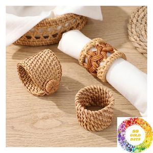 Lots de serviettes en rotin tressé pour les organisateurs de mariages, les hôtels, les complexes hôteliers, les restaurants, les boutiques de cadeaux et les acheteurs d'articles ménagers - Product Image 4