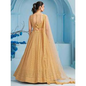 Lehenga Choli en Georgette Monochrome Brodé de Fil Beige Envoûtant pour Mariage - Product Image 3