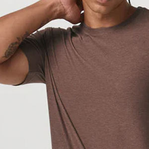 Collections d'été et acheteurs en gros : T-shirt à prix abordable pour usage quotidien, tissu à texture douce, choix de tenue élégante/décontractée pour hommes - Product Image 3