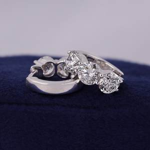 Pendientes de aro con tres diamantes de corte redondo, plata de ley 925, joyería sorpresa para mujer, regalo para fiesta de boda - Product Image 3
