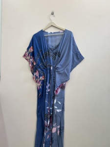 Robe Kaftan en Soie Fait Main à Motifs Floraux, Longueur Maxi, Respirante, Écologique, Style Vintage, Parfaite pour la Plage - Product Image 3