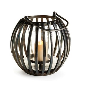 Farol de Metal con Acabado Negro Mate, Forma de Cabaña, con Asa, para Velas, Decoración de Interiores y Exteriores - Product Image 6