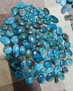Cabochon de Chrysocolle Naturelle Premium, Turquoise Bleue Vert Polie, Pierres Précieuses Détachées Trimurti Gems Rajasthan 20-50mm Personnalisable - Product Image 4