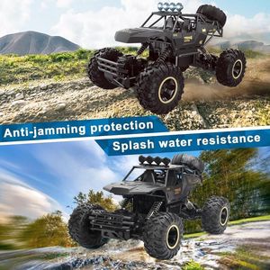 Camion RC in Metallo Scala 1:12 con Fari LED e Batterie Ricaricabili 4WD Pronto per il Controllo Remoto - Product Image 3