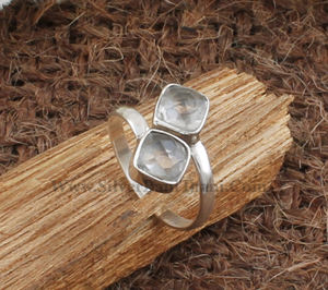 Bague carrée en cristal en gros, bague à deux pierres en argent sterling 925 pour femme, bague de fiançailles en pierres précieuses, fournisseur de bijoux - Product Image 4