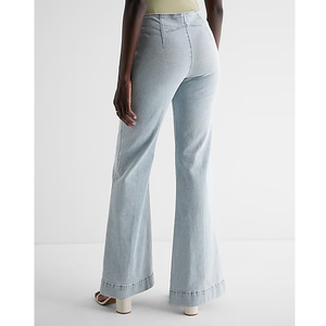 Pantalones de mezclilla para mujer con parches bordados, botones, estilo recto, transpirables, de cintura alta, informales, de algodón, para uso diario. - Product Image 2