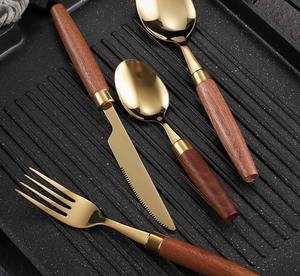 Elegante Juego de Cubiertos de Acero Inoxidable Ecológico y Sostenible con Mango de Madera para Cocina y Comedor - Product Image 2