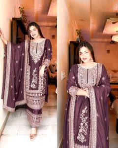 Elegante Salwar Kameez de Seda Morada con Bordado Plateado, Sin Arrugas, Elástico, para Bodas, Fiestas, Ropa Tradicional para Mujeres de la India - Product Image 2