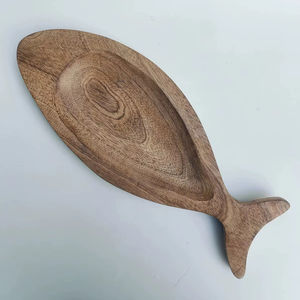 Nuevo Plato y Bandeja de Servir de Madera con Forma de Pez, Estilo Moderno - Product Image 1