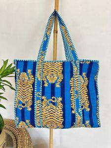 Quilted Cotton <b>Mini</b> Lunch Bag Floral Abstract Print Handbag Block Printed Shopping Bags Beach Bag Travel and Shoulder Tote Bags - Product Image 5