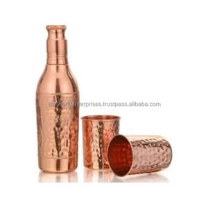 Juego de vasos y botellas de cobre hechos a mano para el bienestar Ayurvédico tradicional económico, Material de Metal de paja directo de la India - Product Image 4