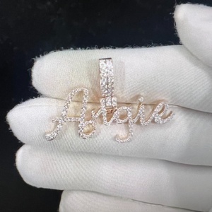 Colgante Personalizable de Moissanita Chapado en Oro Rosa de 18K con Forma de Estrella y Engaste de Canal, Claridad VVS Mejorada, Joyería Fina para Fiestas y Eventos - Product Image 1