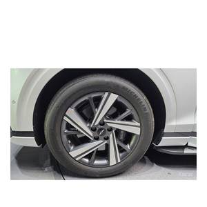 Genesis GV70 2.5T 2024 Gasolina 2WD con 6,948 km, Caja de Cambios Automática, Asientos de Cuero, Cámara Trasera - Product Image 5