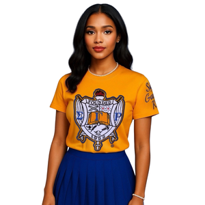 เสื้อยืด Sigma Gamma Rho Shield Chenille สำหรับผู้หญิง ปักลายตราสัญลักษณ์สีทอง ผ้าคอตตอนผสม แขนสั้น สวมใส่สบาย ทรงสวยทันสมัย - Product Image 1