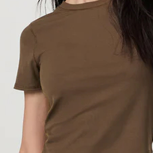 T-shirt à manches courtes confortable, collection été, avec logo, service OEM, design décontracté, coupe ample pour femmes, couleur unie, matière douce - Product Image 3