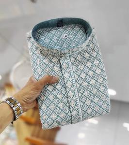 Ensemble Kurta Pajama ethnique gujarati de qualité supérieure pour homme, idéal pour les mariages et les fêtes, disponible à la vente. - Product Image 5