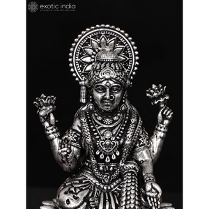 Pequeña estatua de latón superfino de 2 "de la diosa Lakshmi escultura plateada - Product Image 3