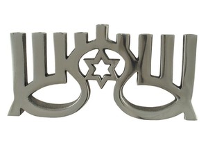 เชิงเทียนสเตนเลสสตีลเก้ากิ่ง สำหรับตกแต่งโต๊ะฮานุกกะห์แบบยิวสมัยใหม่ ผิวเงินขัดเงา - Product Image 3