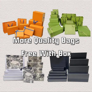 Bolso de Mano de Lujo con Patrón de Cocodrilo para Mujer, Elegante Bolso Tote con Correa Única, Decoración de Cadena y Cierre de Cremallera, Resistente al Agua - Product Image 4