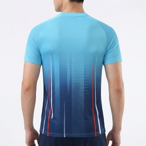 Maillot de sport athlétique pour homme à col ras du cou et manches courtes raglan, bleu dégradé, sublimé, anti-humidité - Product Image 3