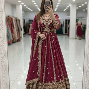 Ramdev Trading Heavy Fox Georgette 5mm Broderie à paillettes Séchage rapide Impression numérique Style moderne Fête des femmes Toutes les saisons - Product Image 1