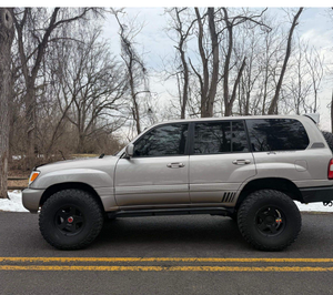 SUV 4x4 de Alto Rendimiento del 2004, en Perfecto Estado, Transmisión Automática Diésel, Excelente Estado - Product Image 2