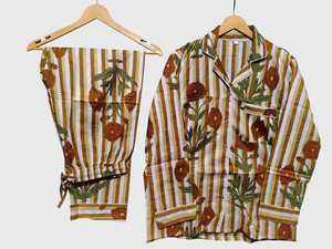 Conjunto de pijama floral a rayas marrones para mujer, top de manga larga con cuello con muescas y pantalones para dormir - Product Image 1
