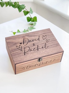 Letreros de Bienvenida de Papel con Grabado Personalizado, Opciones Multicolor, Decoración Duradera y Ecológica para Hogares Modernos/Lujosos - Product Image 1