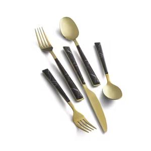 Ensemble de couverts en métal contemporain, cuillère, fourchette, couteau, ensemble de couverts élégants pour la cuisine, vaisselle de table au design durable - Product Image 5