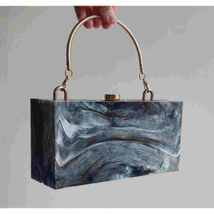 Bolso de Mano Cuadrado de Resina Pintado a Mano con Diseños de Flores y Modelos de Moda para Arte y Coleccionismo, Bolso de Resina por MULTI CRAFT - Product Image 3