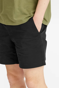 Shorts décontractés noirs pour hommes avec taille élastique, coupe confortable et décontractée, poches latérales, tissu léger et idéal pour l'été au quotidien - Product Image 3