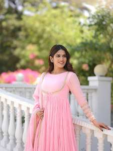 Traje Kurta/Kurti de seda sintética Georgette Vichitra NC de diseño moderno para mujer de Ramdev Trading, de secado rápido, corte regular, ideal para fiestas. - Product Image 3