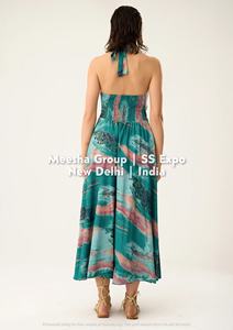 Robe longue de plage d'été fluide imprimée à col halter et dos smocké pour femme, assortiment varié - Product Image 4