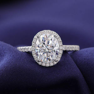 Bague solitaire classique en diamant rond brillant pour femme, alliance pavée en or blanc - Product Image 5
