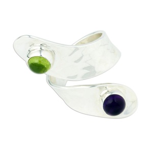 Anillo de Plata de Ley 925 Hecho a Mano con Peridoto y Amatista, Piedra Preciosa Natural, Regalo de Aniversario o Promesa - Product Image 2