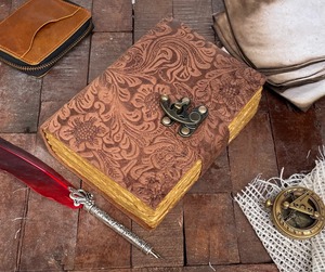 Journal en cuir gaufré floral, papier à bords frangés antique, livre des ombres - Product Image 4