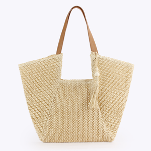 Celebra el ambiente veraniego con este colorido bolso de hilo natural con motivos florales, con intrincados detalles de crochet y tonos pastel suaves. - Product Image 2
